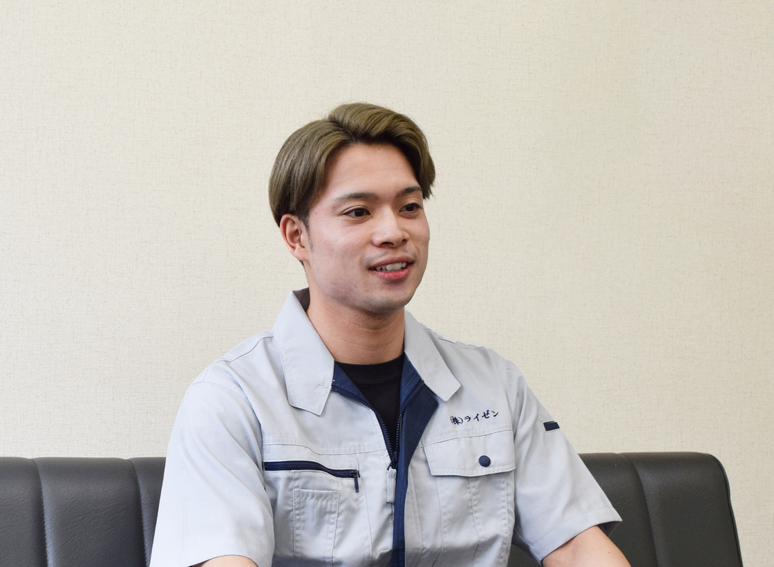 H.Hさんが取材を受けている様子